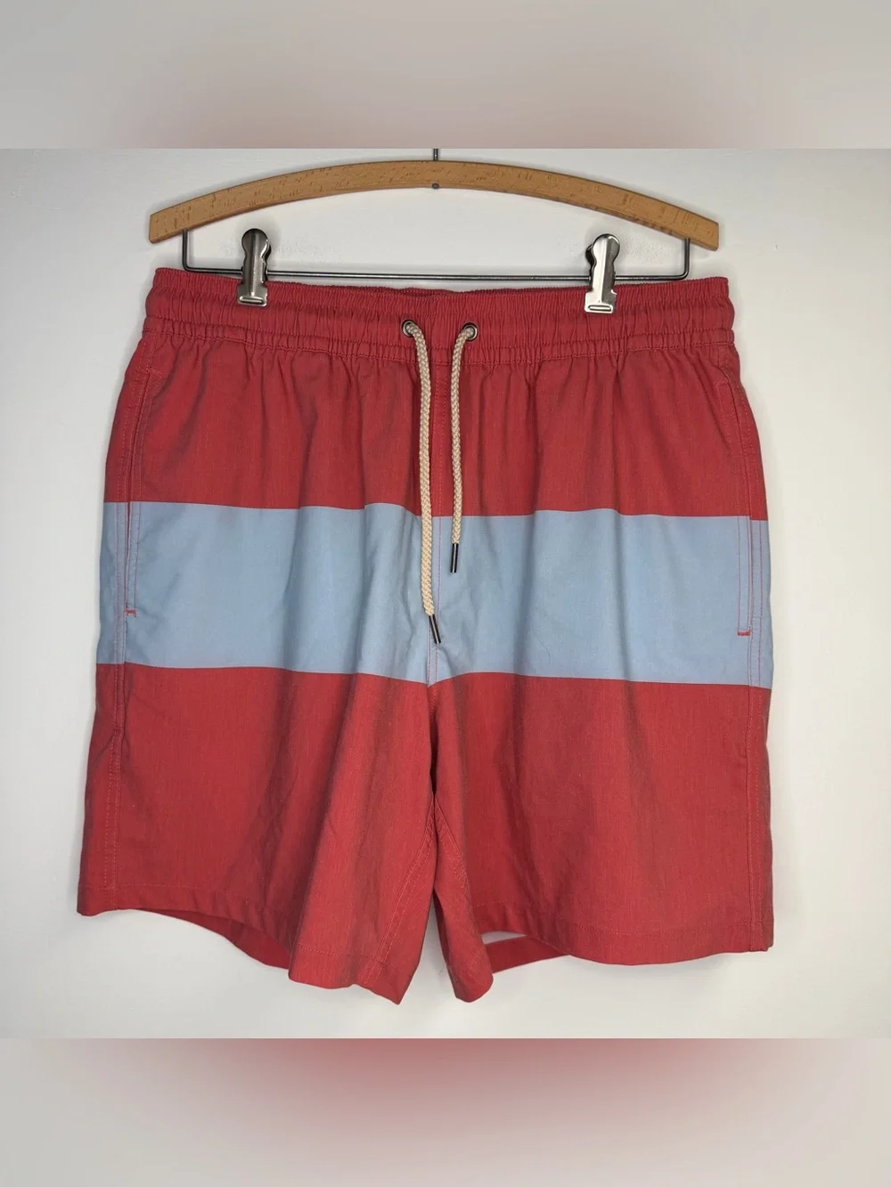 Fair Harbor Men’s Swim Trunks Coral Blue Retro Stripe Size XL